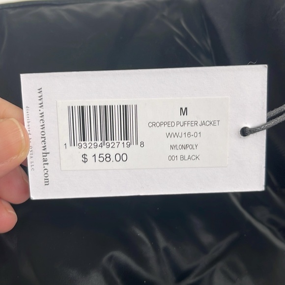 WeWoreWhat Cropped Puffer Jacket in Black Size Medium - NEW WITH TAGS - Picture 5 of 7